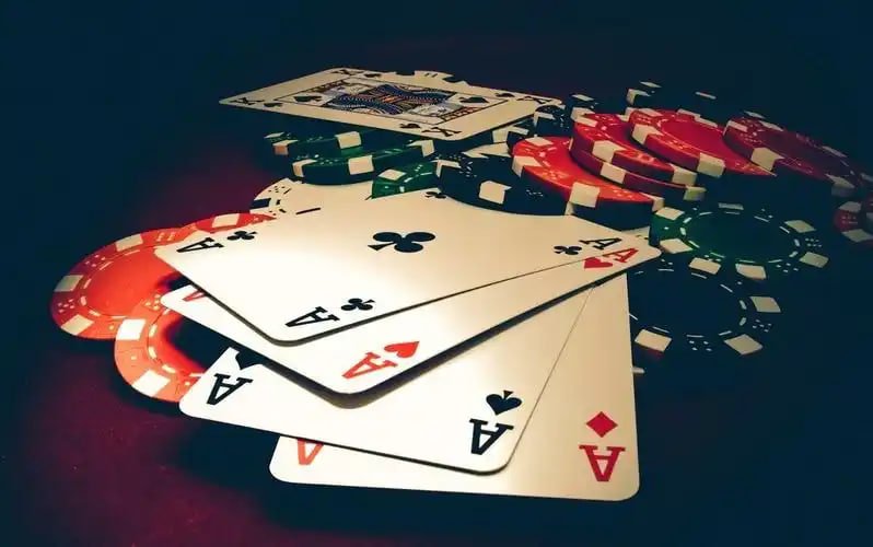 Live dealer roulette table streamed on 567jl apk with PHP betting interface visible